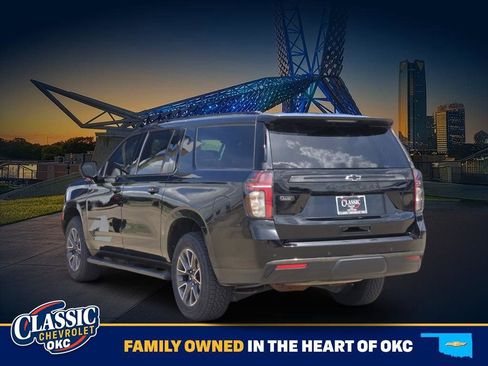 Used 2021 Chevrolet Suburban Z71 w/ Rear Media and Nav Package AWD/4WD image 5