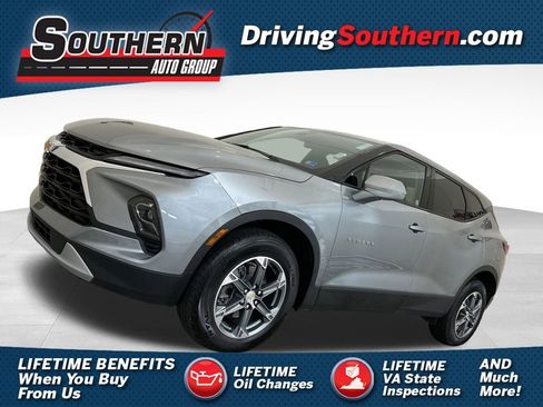 Used 2025 Chevrolet Blazer LT AWD/4WD image 1