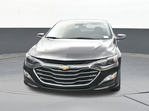 Used 2025 Chevrolet Malibu LT FWD image 2
