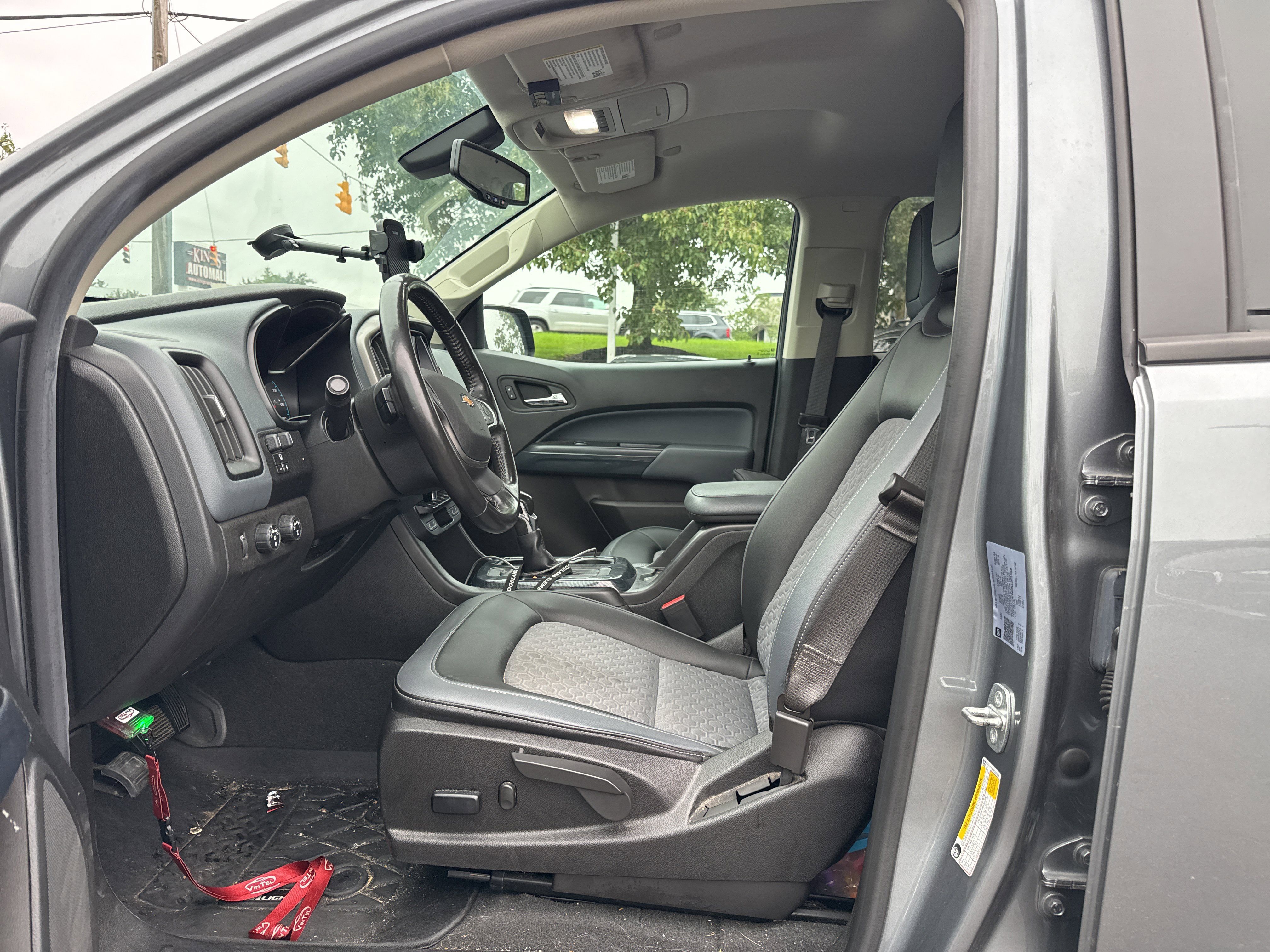Used 2022 Chevrolet Colorado Z71 AWD/4WD image 6