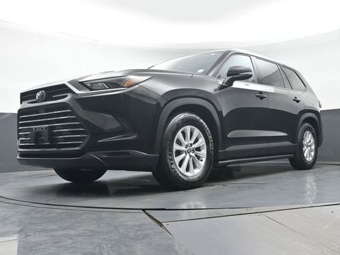 Used 2024 Toyota Grand Highlander XLE image 36