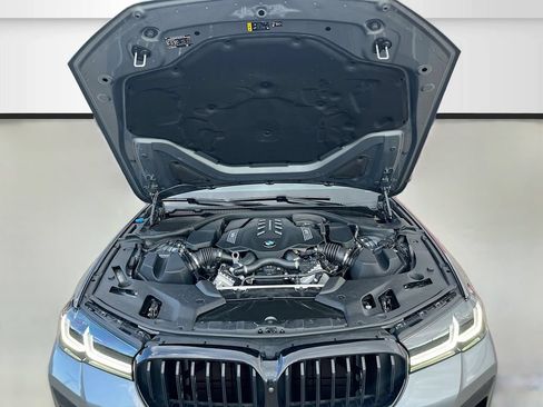 Used 2023 BMW M550i xDrive w/ Dynamic Handling Package AWD/4WD image 31