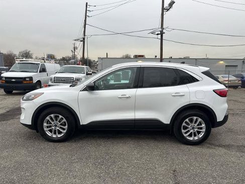 Certified 2022 Ford Escape SE w/ Convenience Package AWD/4WD image 3