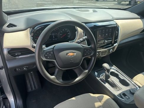 Used 2023 Chevrolet Traverse LS image 11