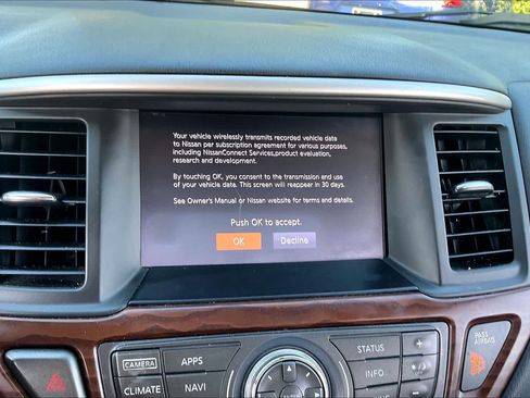 Used 2017 Nissan Pathfinder Platinum w/ Midnight Edition Package FWD image 28