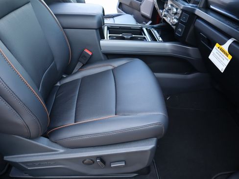 New 2026 Ford F250 Lariat w/ Black Appearance Package image 15