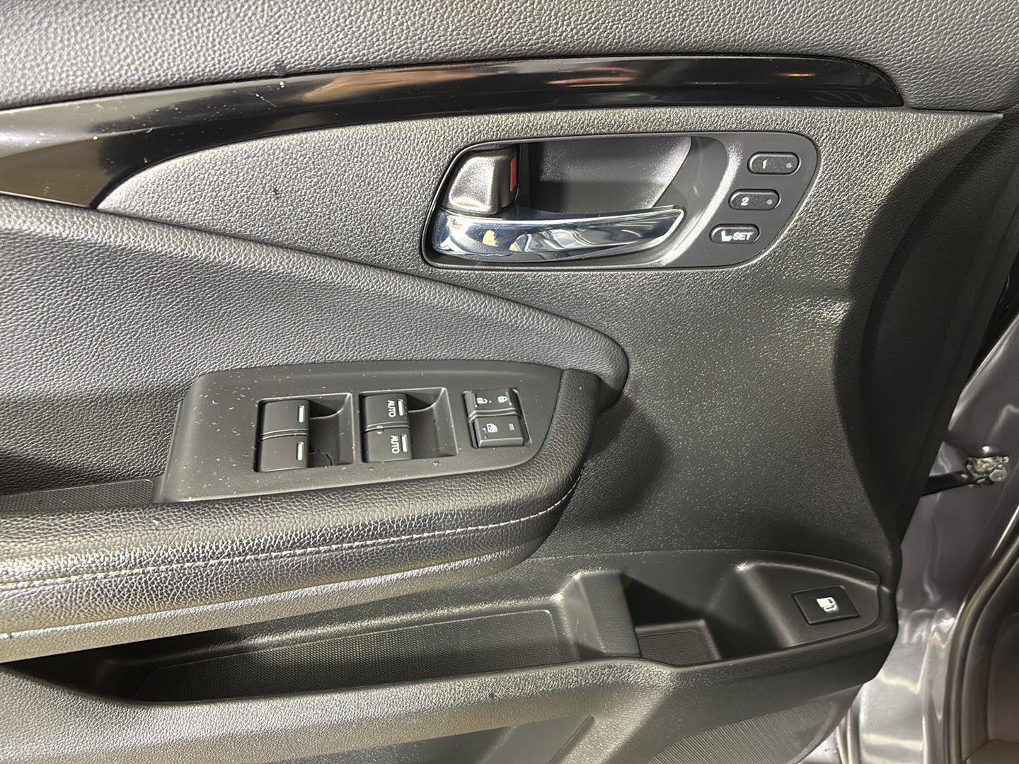 Used 2017 Honda Ridgeline RTL-E image 19
