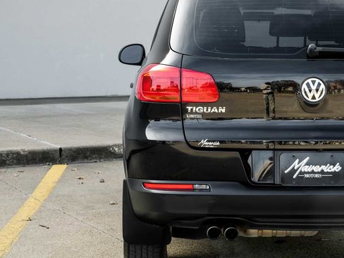 Used 2017 Volkswagen Tiguan S image 45