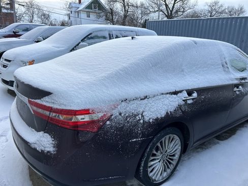 Used 2018 Toyota Avalon image 4