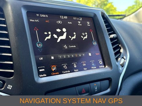 Used 2022 Jeep Cherokee Trailhawk w/ Sun, Sound & Nav Group AWD/4WD image 9