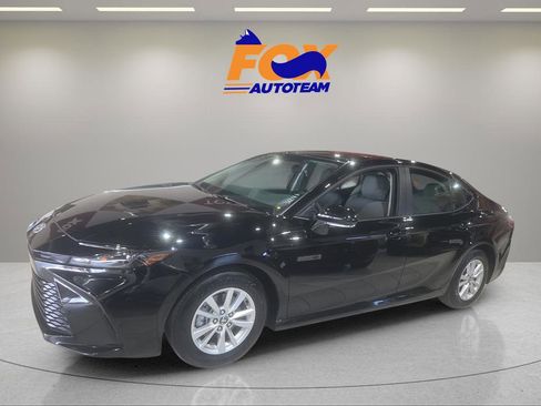 Certified 2025 Toyota Camry LE image 2