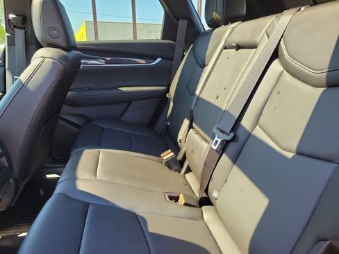 Certified 2022 Cadillac XT5 Premium Luxury w/ LPO, Floor Liner Package FWD image 10