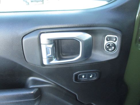 Used 2023 Jeep Wrangler Unlimited Sport image 31