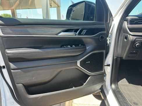 Used 2024 Jeep Wagoneer Series II w/ Flexible Seating Group RWD image 14