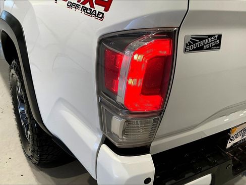 Used 2022 Toyota Tacoma TRD Off-Road w/ Technology Package image 24