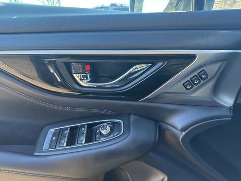 Used 2022 Subaru Outback Limited image 18