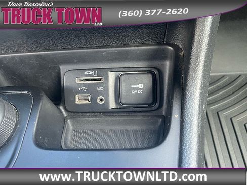 Used 2018 Jeep Cherokee Latitude Plus AWD/4WD image 32