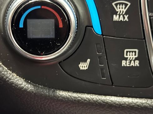 Used 2022 Chevrolet Equinox LT image 44