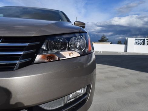 Used 2015 Volkswagen Passat TDI SE image 8