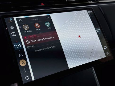 New 2027 Land Rover Range Rover SE AWD/4WD image 13