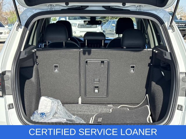 Certified 2026 Volkswagen Taos SE FWD image 5