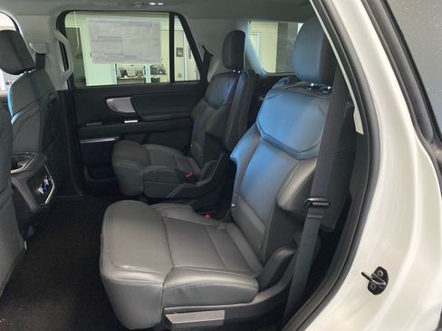 New 2026 Ford Expedition Active AWD/4WD image 13