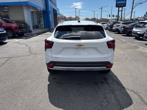 New 2026 Chevrolet Trax LT FWD image 6