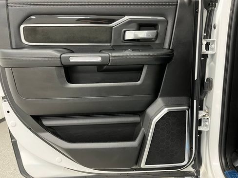 Used 2019 RAM 3500 Laramie AWD/4WD image 37