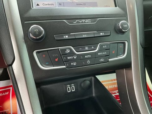 Used 2019 Ford Fusion SEL image 32