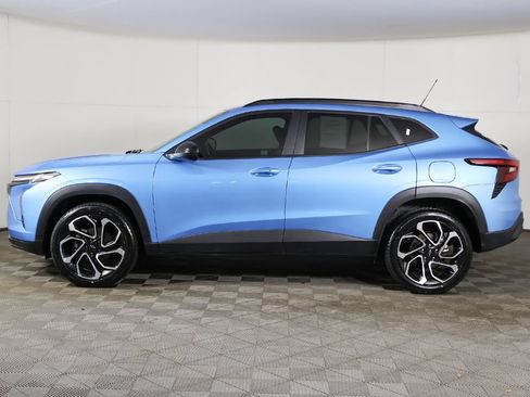 Used 2025 Chevrolet Trax RS w/ Driver Confidence Package FWD image 17