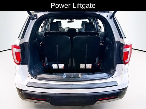 Used 2019 Ford Explorer XLT w/ Equipment Group 202A AWD/4WD image 22