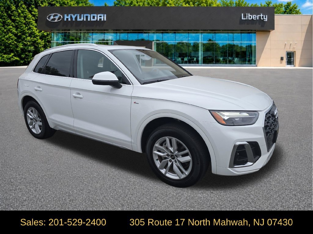 Used 2024 Audi Q5 2.0T Premium w/ Convenience Package AWD/4WD image 2