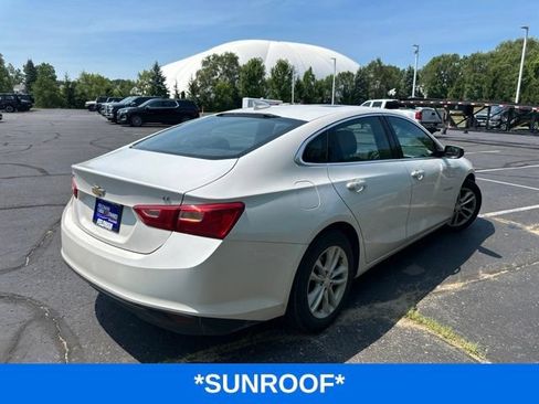 Used 2017 Chevrolet Malibu LT FWD image 4