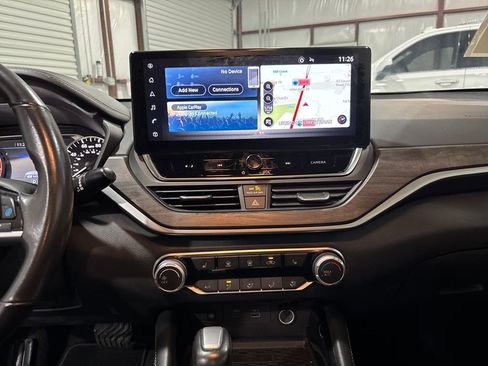 Used 2023 Nissan Altima 2.5 SV w/ SV Premium Package image 11