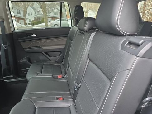 Used 2023 Volkswagen Atlas SE image 4