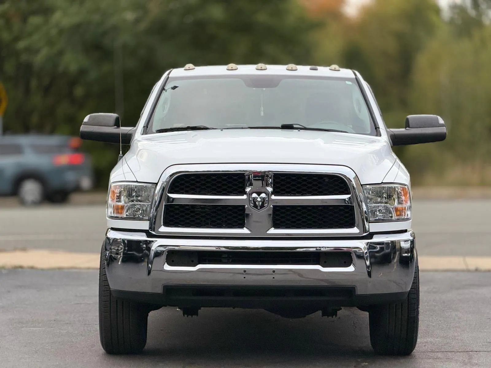 Used 2018 RAM 2500 Tradesman w/ Chrome Appearance Group AWD/4WD image 4