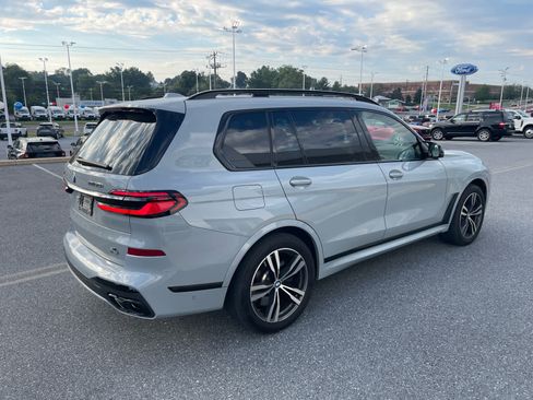 Used 2025 BMW X7 M60i AWD/4WD image 5