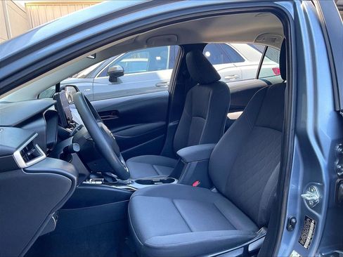 Used 2025 Toyota Corolla LE FWD image 10