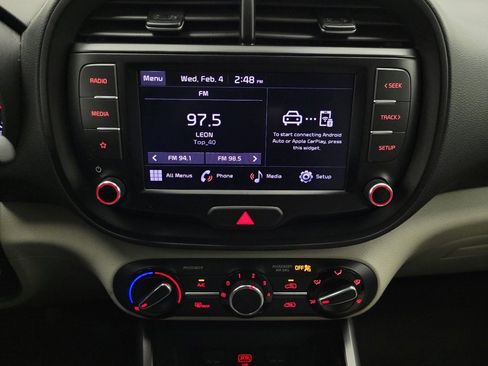 Used 2022 Kia Soul LX image 25