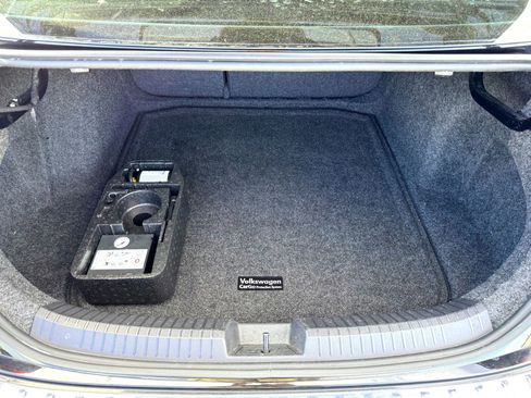 Used 2019 Volkswagen Jetta SE image 8