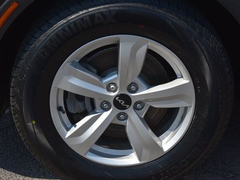Used 2023 Kia Sorento LX FWD image 10