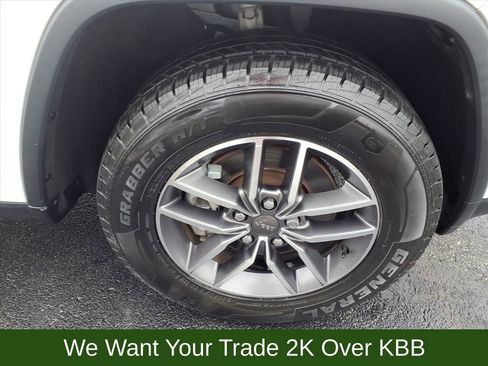 Used 2022 Jeep Grand Cherokee Limited image 22