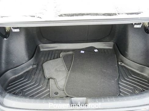 Used 2022 Honda Civic Touring image 6