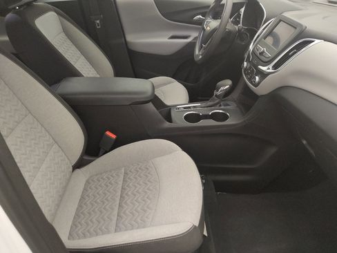 Used 2022 Chevrolet Equinox LS FWD image 21