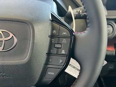 Used 2026 Toyota Prius Plug-In Hybrid FWD image 10