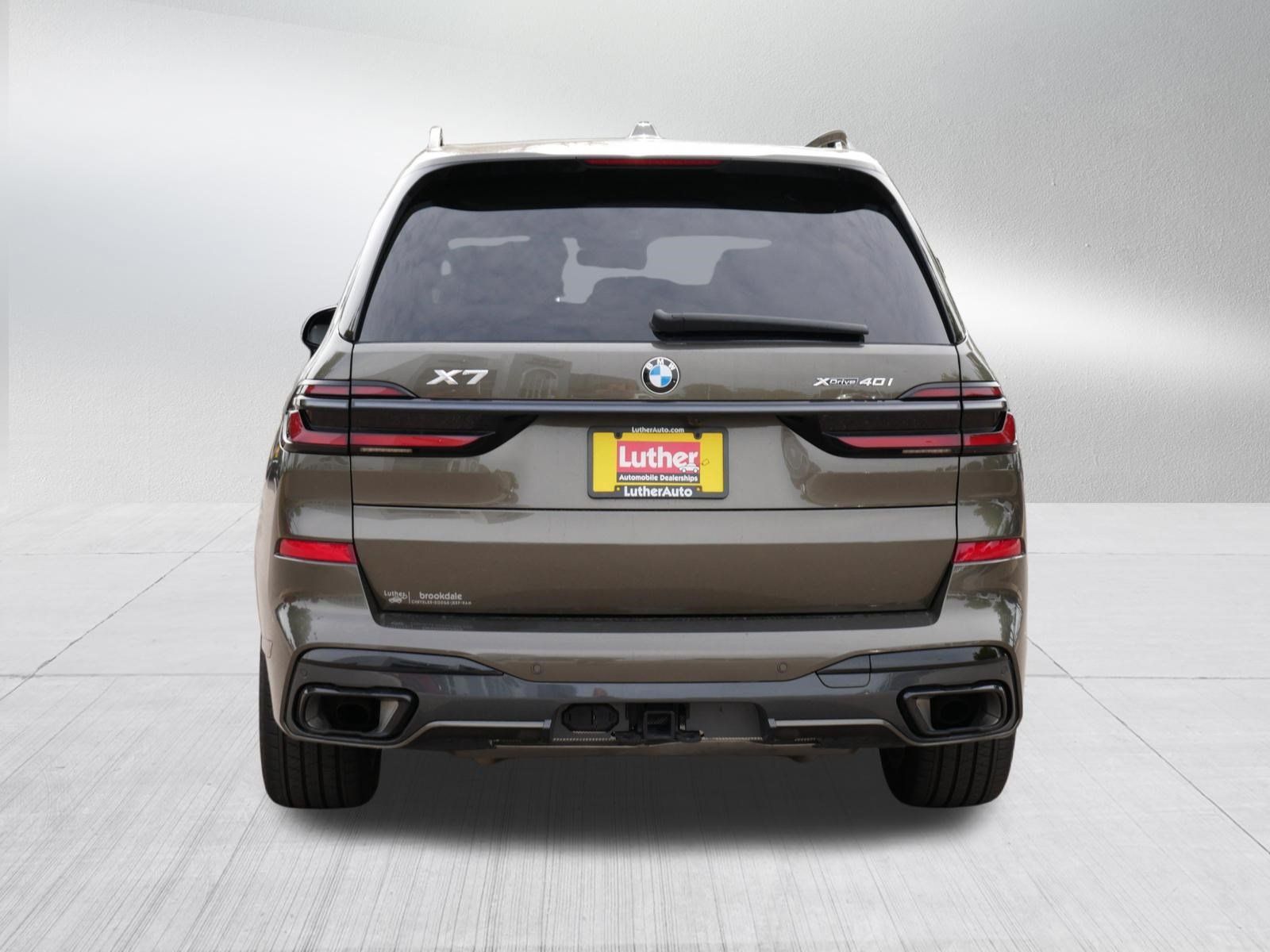 Used 2024 BMW X7 xDrive40i w/ M Sport Package AWD/4WD image 6