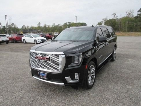 Used 2023 GMC Yukon XL Denali w/ LPO, Floor Liner Package AWD/4WD image 2