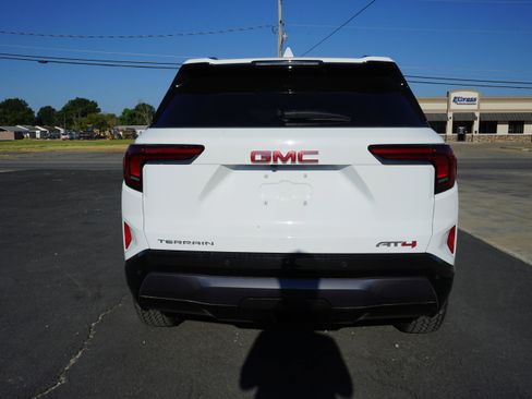 New 2026 GMC Terrain AT4 image 4