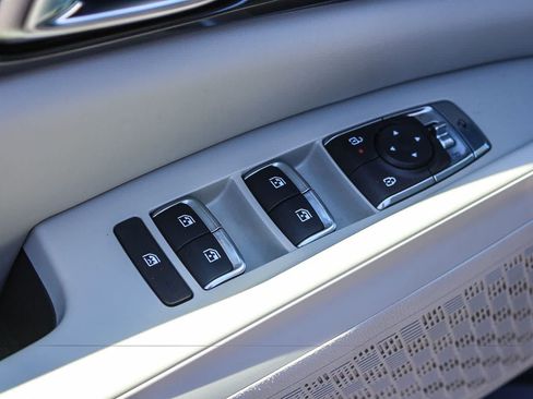 Used 2025 Kia Carnival SX FWD image 26