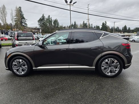 Used 2024 Genesis GV60 RWD image 6